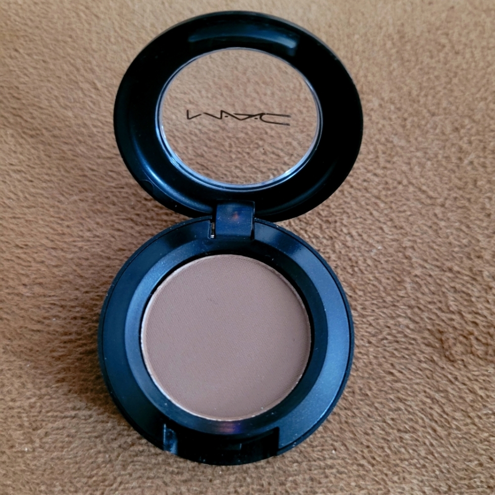 MAC eyeshadow